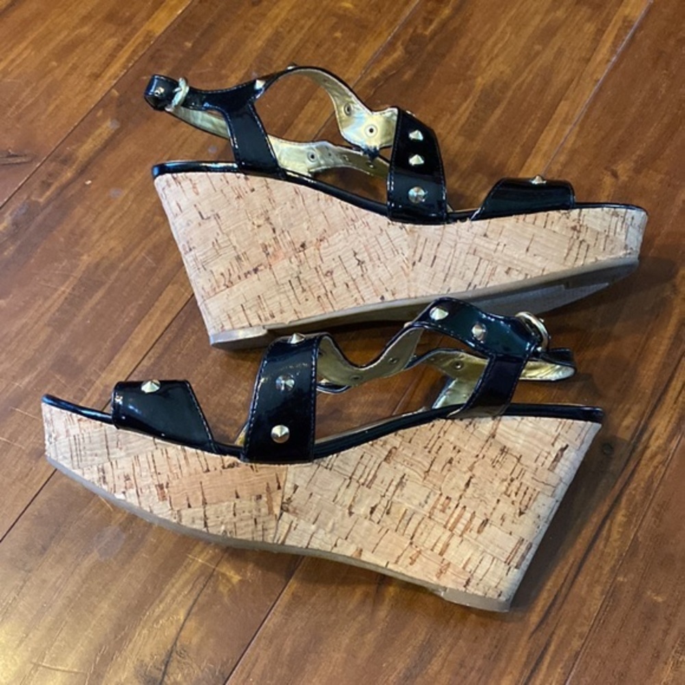 GUESS Black Studded Cork Wedge Sandals Size 8M Platform - Picture 3 of 9